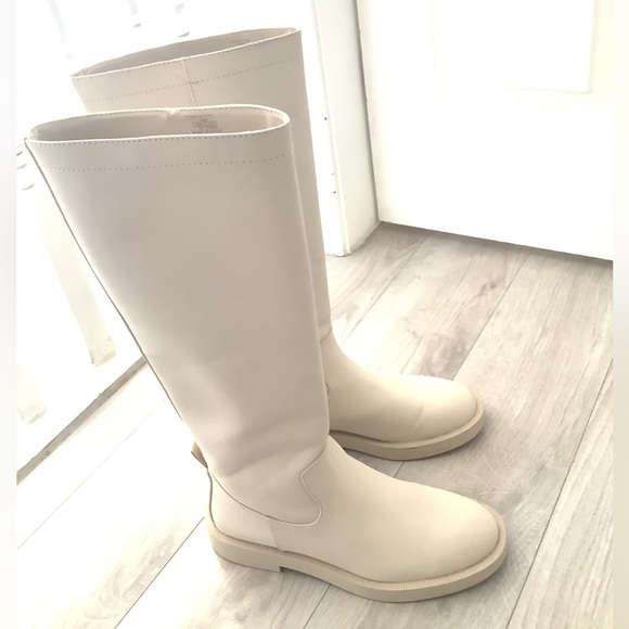 Zara Tall Boots Rubberized White Cream. - Picture 5 of 12